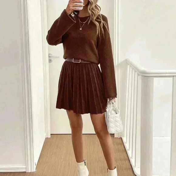 Women's Casual College Style Solid Color Sweater And Pleated Skirt - Picture 5 of 7